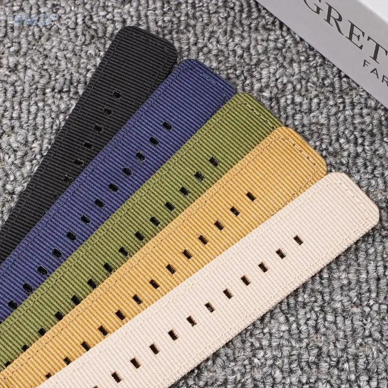Suunto Nylon Band with Twin Metal Keepers - Woven nylon detail