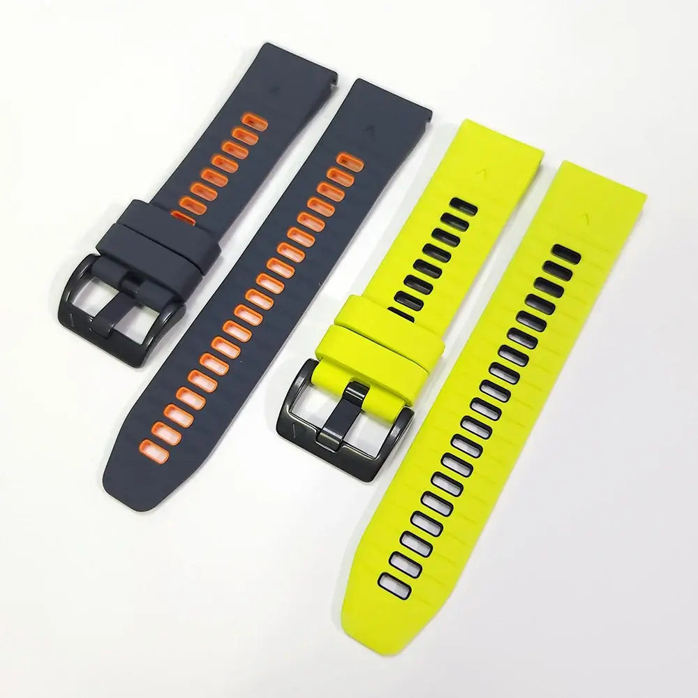 Garmin QuickFit Two-Tone Silicone Sport Band contrasting outer colors and buckle details