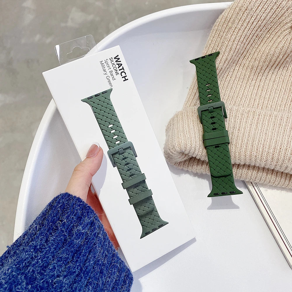 Basketweave-Texture Silicone Apple Watch Band in Forest Green