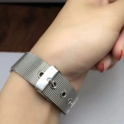 Garmin Milanese Mesh Buckle Band worn on a wrist