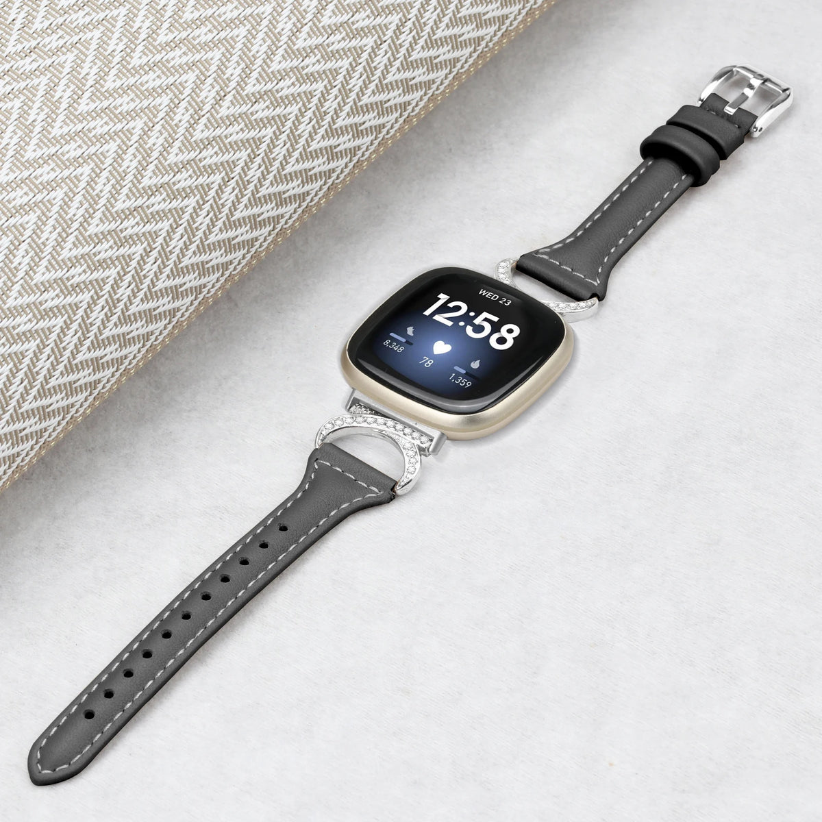 Fitbit Versa 4, Versa 3, Sense 2 and Sense Sparkly D-Link Leather Band — material detail