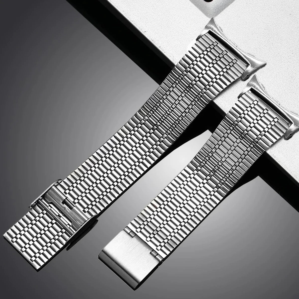 Google Pixel Watch 5, 4 and 3 Seven-Bead Stainless Steel Link Band — design detail