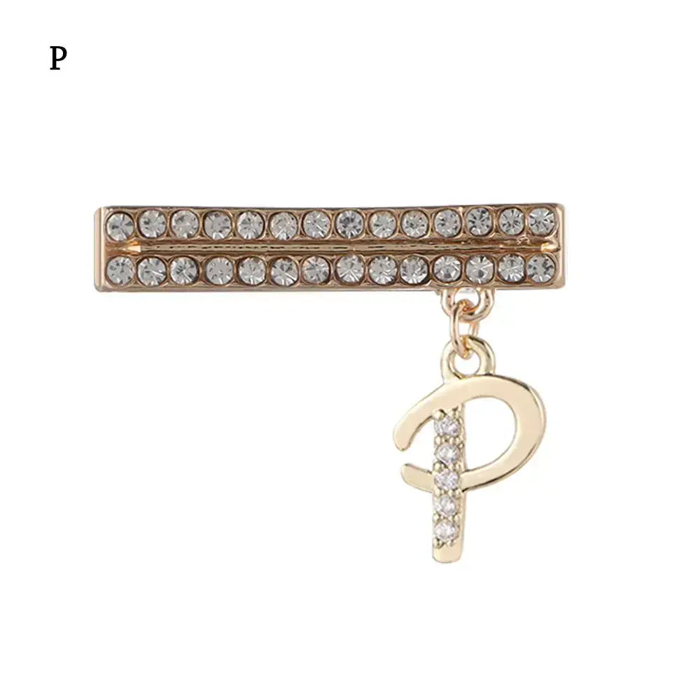 Decorative "P" letter charm with crystals for stylish Apple Watch bands. Enhance your smartwatch with luxury and flair.