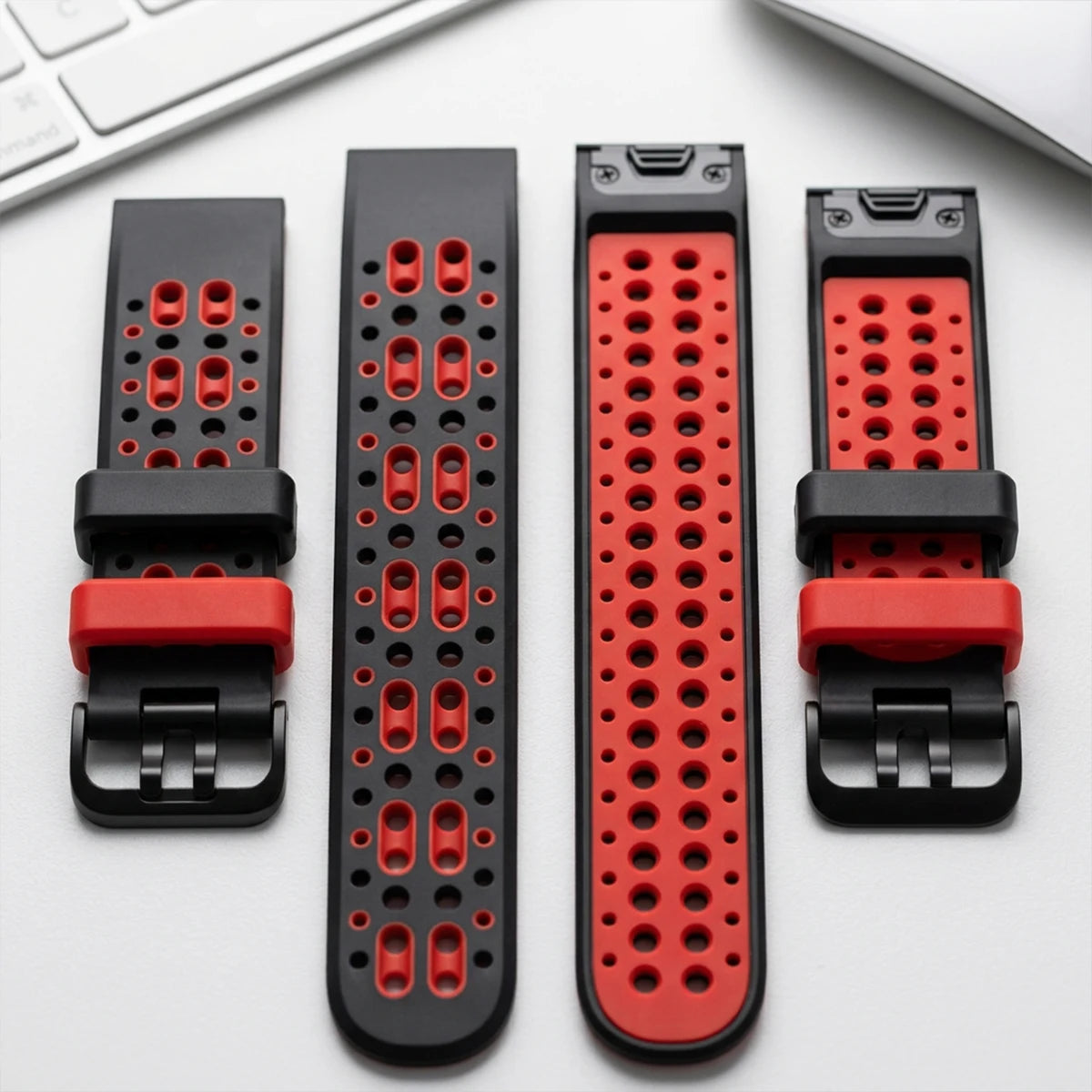 Garmin QuickFit 22/26mm Flexible Two-Tone Vented Silicone Band — material detail