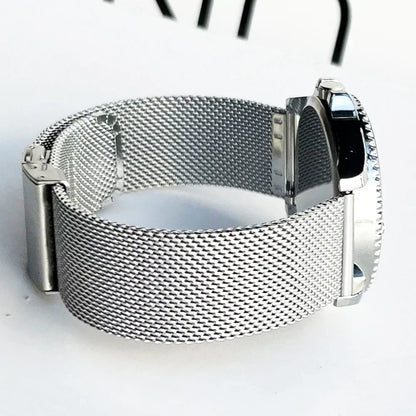 Garmin Milanese Mesh Band — mesh and clasp close-up