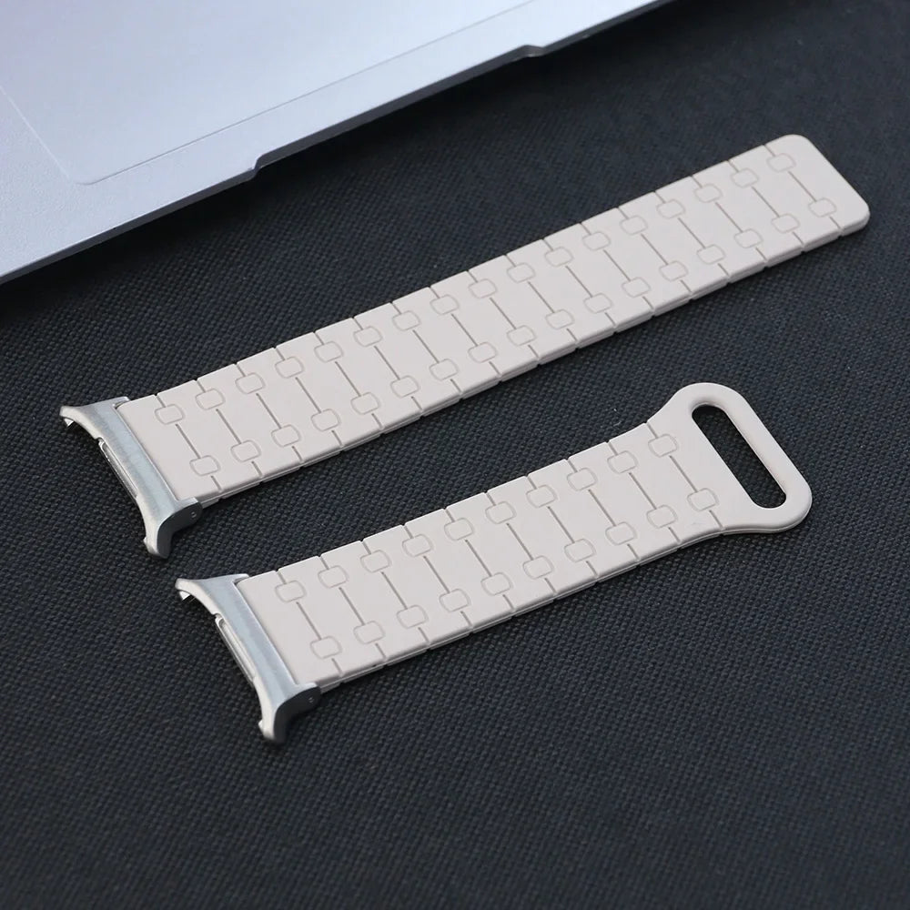 Samsung Galaxy Silicone Link Watch Band – Magnetic for Ultra/Ultra2/Watch8/Watch8 Classic/Watch9 in S-starlight color