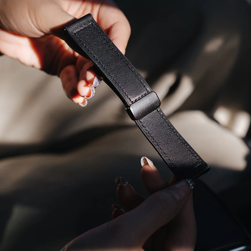 Google Pixel Watch 5, 4 and 3 Leather and Silicone Band, Magnetic Clasp — band detail