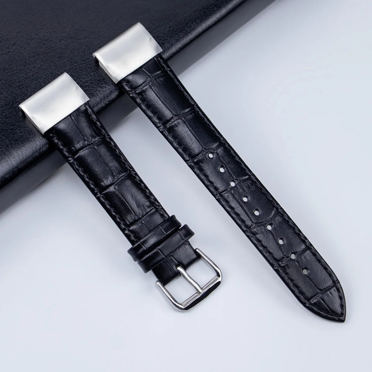 Garmin QuickFit Croc-Embossed Leather Band in Black