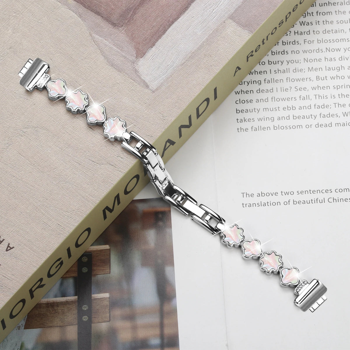 Fitbit Inspire 2, Inspire HR and Ace 3 Clover Link Bracelet Band — design detail