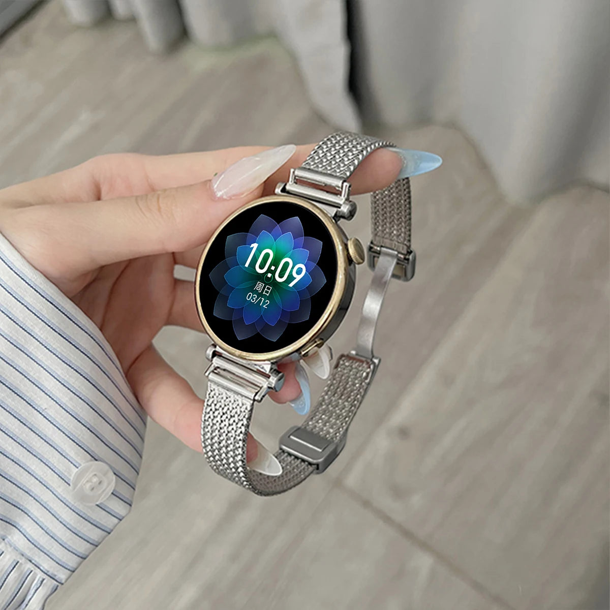 Garmin Slim Magnetic Metal Mesh Band in Silver