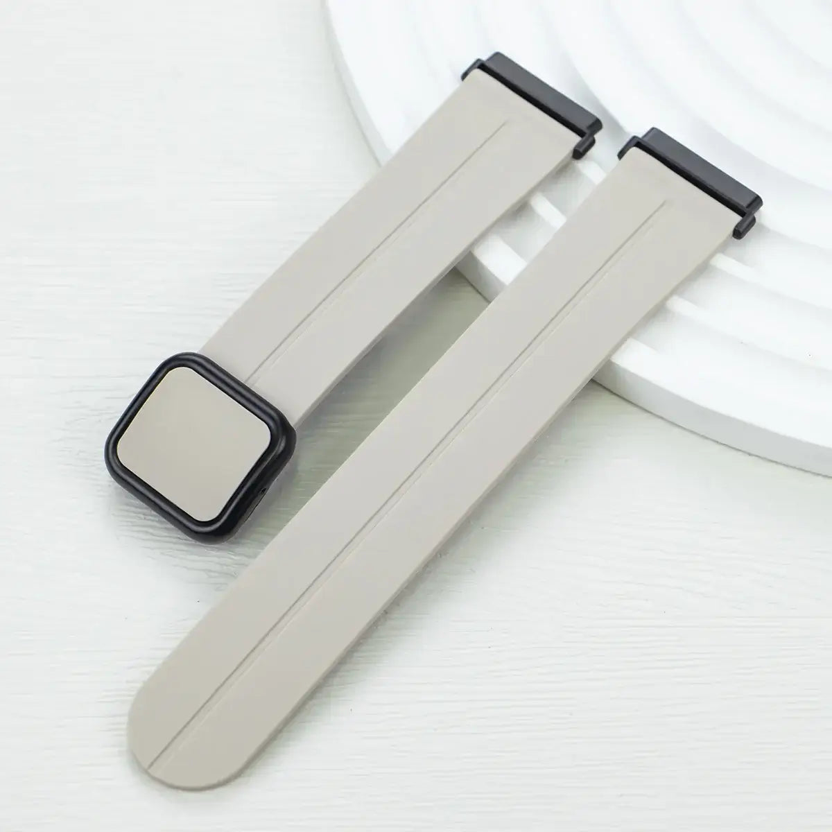 Fitbit Versa & Sense Square-Clasp Magnetic Silicone Band - Cream