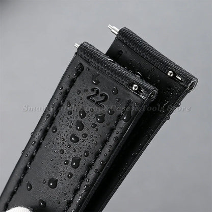Garmin Sailcloth Band — water beading on the sailcloth