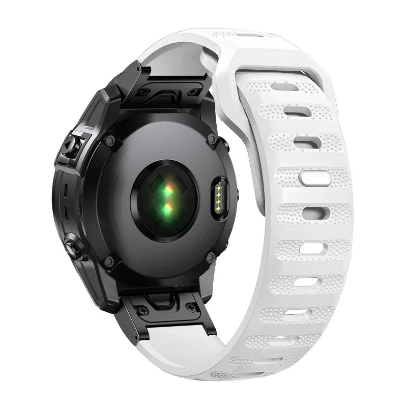 White Garmin QuickFit 22/26mm Lightweight Soft Silicone Band