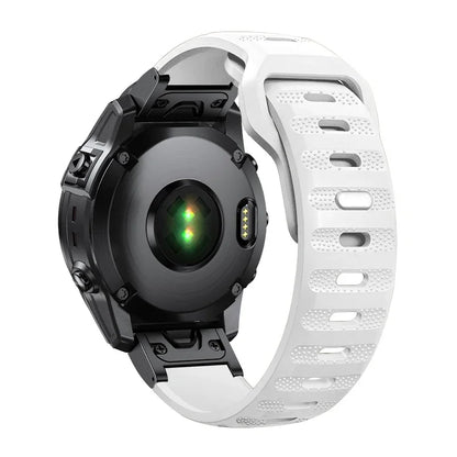 White Garmin QuickFit 22/26mm Lightweight Soft Silicone Band