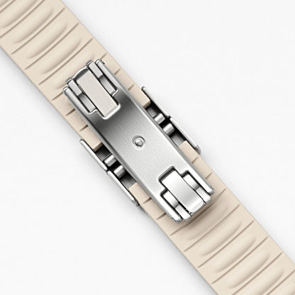 Garmin Curved-End FKM Rubber Band — folding clasp close-up