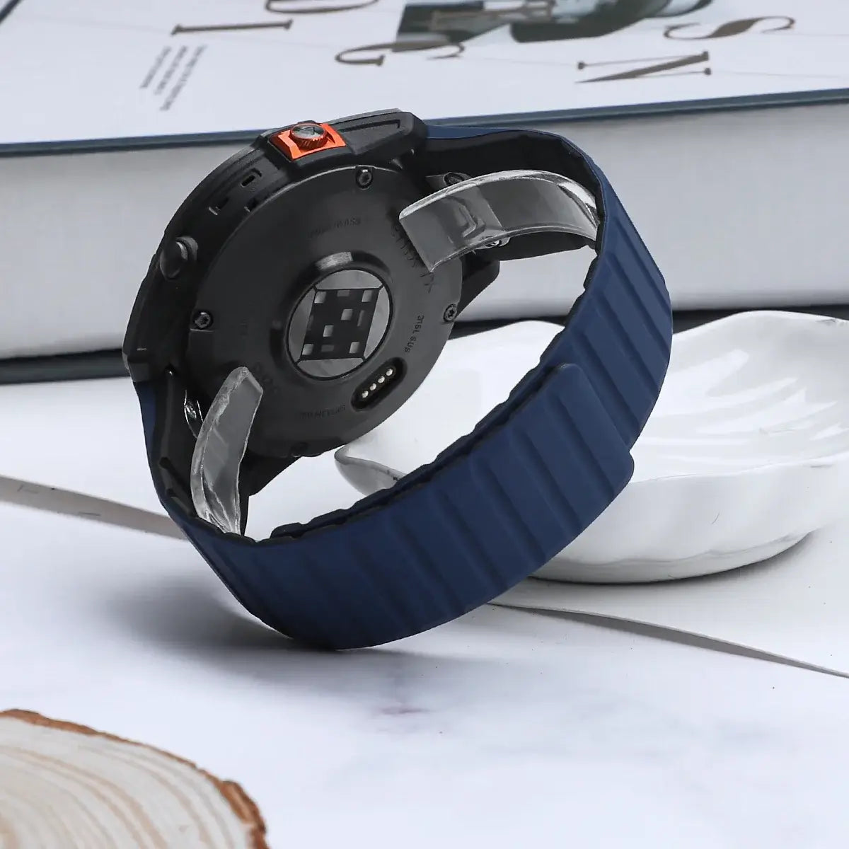 Garmin QuickFit Magnetic Silicone Wrap Band in Navy / Black