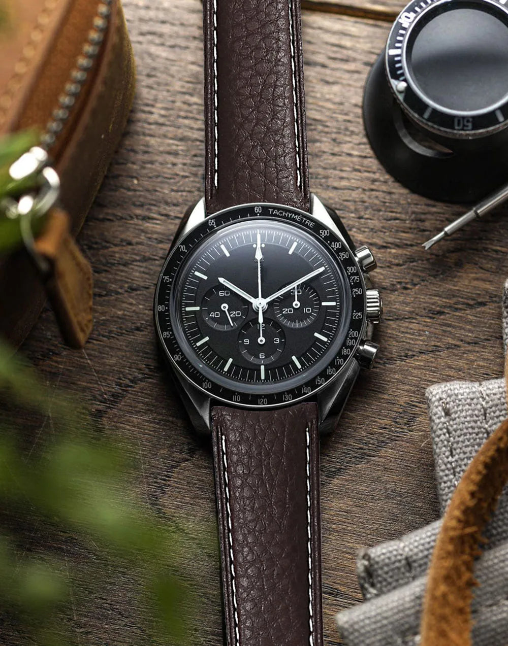 Garmin Grained Leather Band in dark brown on a watch